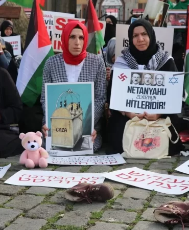 aa-20231023-32493472-32493470-trabzonda-kadinlardan-filistine-destek-icin-oturma-eylemi