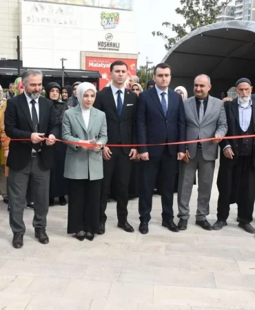aa-20231027-32533940-32533938-malatyada-filistin-icin-hayir-carsisi-acildi