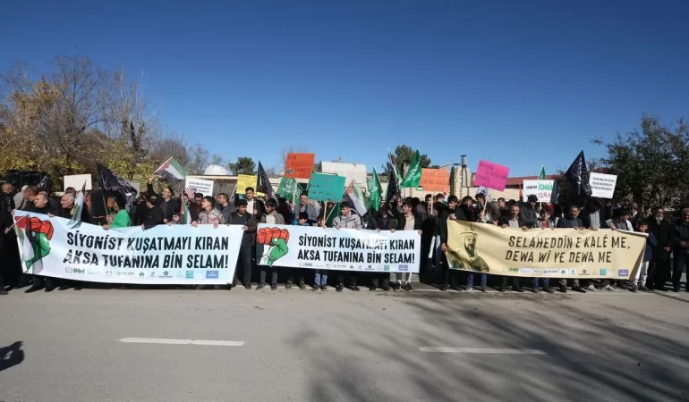 aa-20231117-32941168-32941163-musta-buyuk-gazze-yuruyusu-duzenlendi