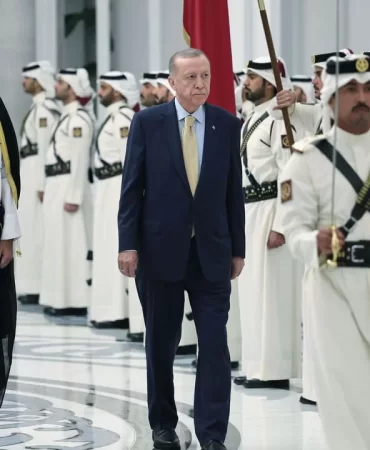 aa-20231204-33101710-33101707-cumhurbaskani-erdogan-katarda-resmi-torenle-karsilandi