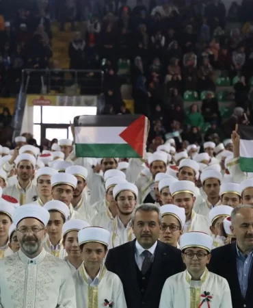 aa-20231207-33125460-33125458-diyanet-isleri-baskani-ali-erbas-rizede-hafizlik-icazet-merasiminde-konustu