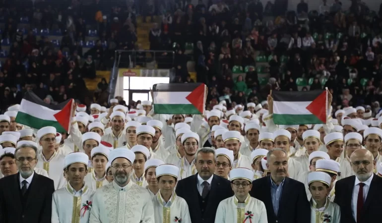 aa-20231207-33125460-33125458-diyanet-isleri-baskani-ali-erbas-rizede-hafizlik-icazet-merasiminde-konustu