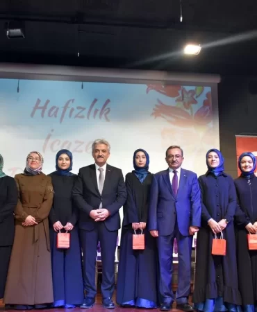 aa-20231208-33135618-33135617-kirikkalede-hafizlik-egitimini-tamamlayan-14-ogrenci-icazet-aldi
