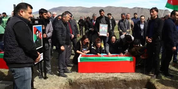 Hocalı Katliamının Yedi Kurbanının Kalıntısı Hocalı’da Defnedildi