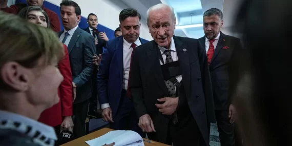Mhp Genel Başkanı Bahçeli Oyunu Kullandı