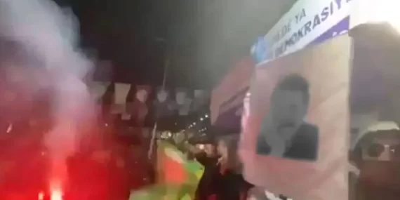 Diyarbakır’da Öcalan Posteriyle Kutlama!
