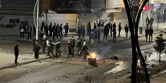Van’da Gösteri Yürüyüşü Ve Açık Hava Toplantıları 15 Gün Süreyle Yasaklandı