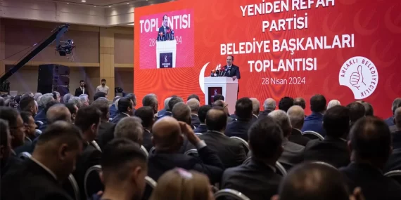 Erbakan, Partisinin Belediye Başkanları Toplantısı’nda Konuştu