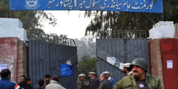 Pakistan’da Kız Okuluna Bombalı Saldırı Düzenlendi