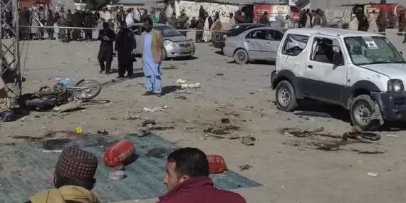 Pakistan’da Sivillere Yönelik El Bombalı Saldırı: Ölü Ve Yaralılar Var
