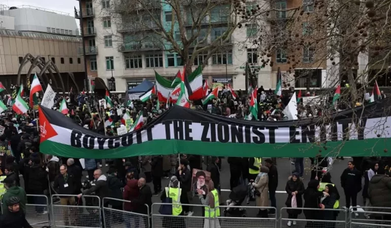 Avrupa’da ABD ve İsrail’in İran savaşına karşı protestolar