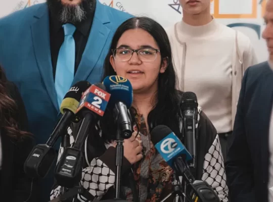 ABD marşında ayağa kalkmayan Filistinli öğrenci davayı kazandı