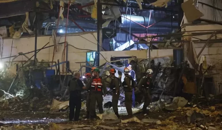 İsrail basını: İran füzeleri İHA fabrikasını vurdu