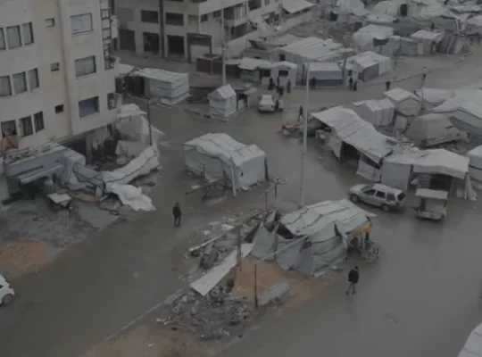 Gazze'de ulaşım krizi: Yıkık yollar ve hurda araçlar