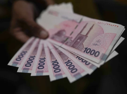 İran riyalinde tarihi çöküş: Dolar 1,8 milyon barajını aştı