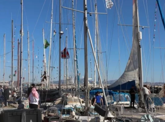 İsrail deniz kuvvetlerinden Gazze yolundaki gemilere müdahale