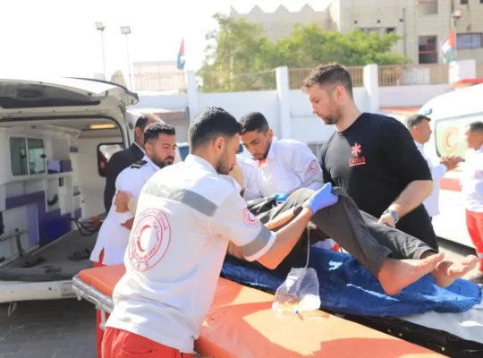 Gazze’den 107 hasta ve refakatçi tedavi için tahliye edildi