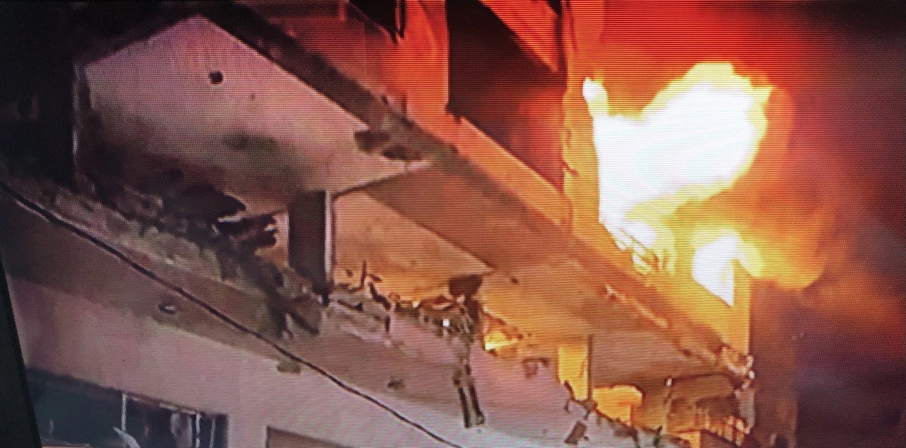 İsrail Gazze'de daire ve aracı vurdu: 7 ölü