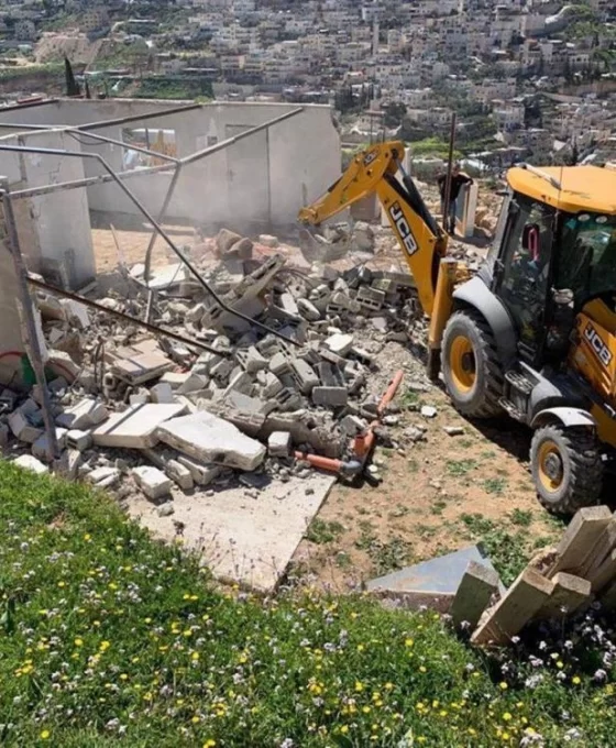 İsrail Kalkiliya'da yıkıma başladı: Filistinlilere ait iş yeri hedefte
