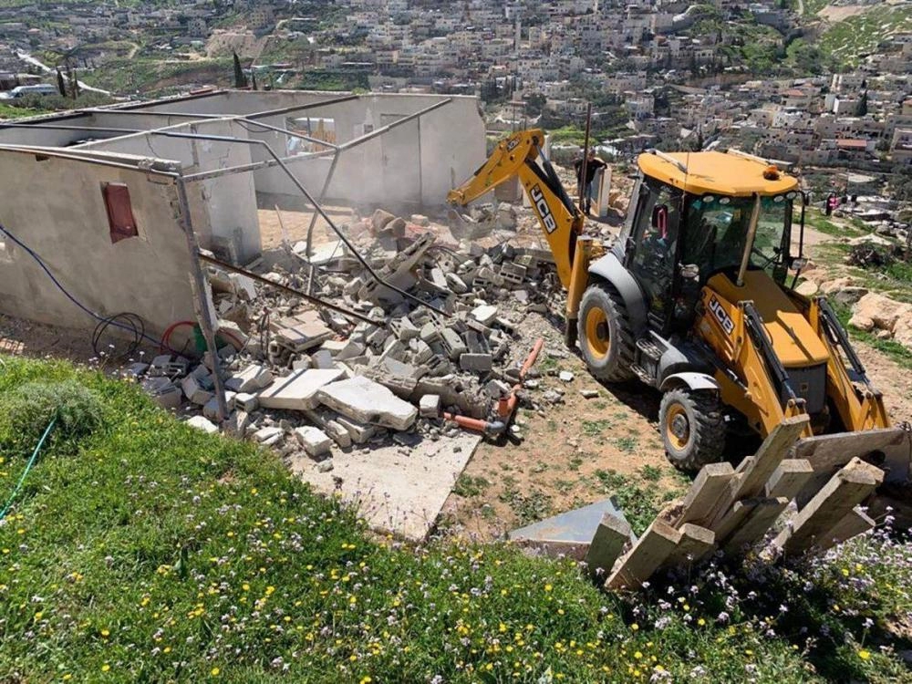 İsrail Kalkiliya'da yıkıma başladı: Filistinlilere ait iş yeri hedefte