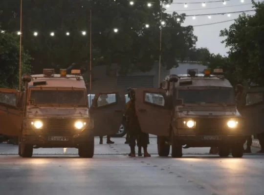 İsrail ordusu Kalkilya'daki köylere baskın düzenledi