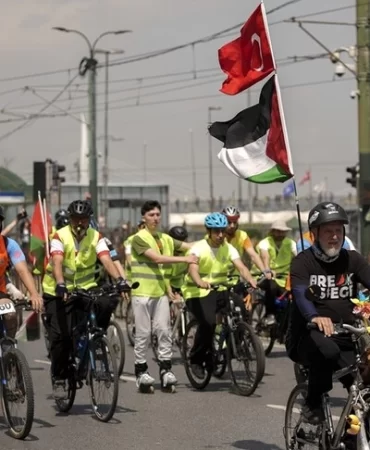 İstanbul'da "Özgürlük Filosu" için pedal çevirdiler