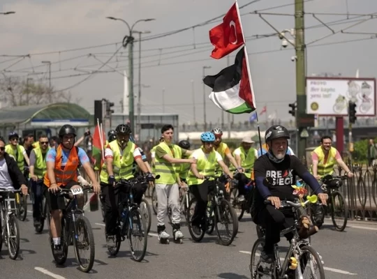 İstanbul'da "Özgürlük Filosu" için pedal çevirdiler