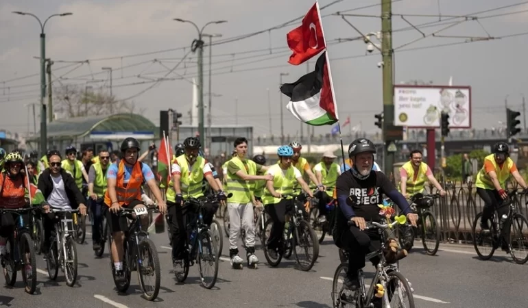 İstanbul'da "Özgürlük Filosu" için pedal çevirdiler