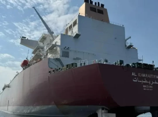 Katar gaz tankeri savaşın başından bu yana ilk kez Hürmüz'den geçti