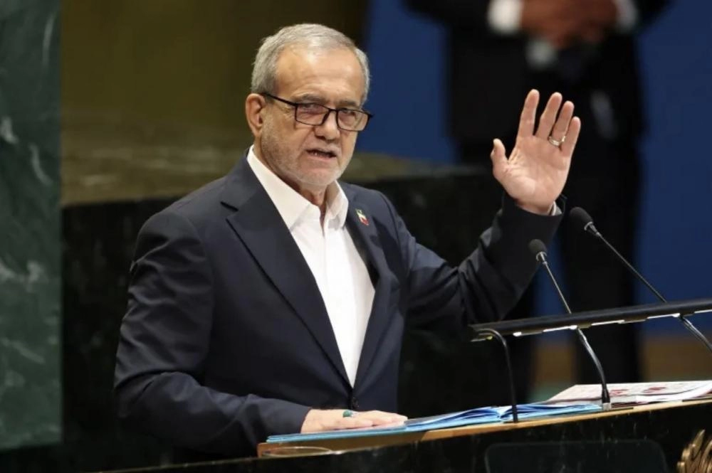 Pezeşkiyan: Halkımız düşmana asla boyun eğmez