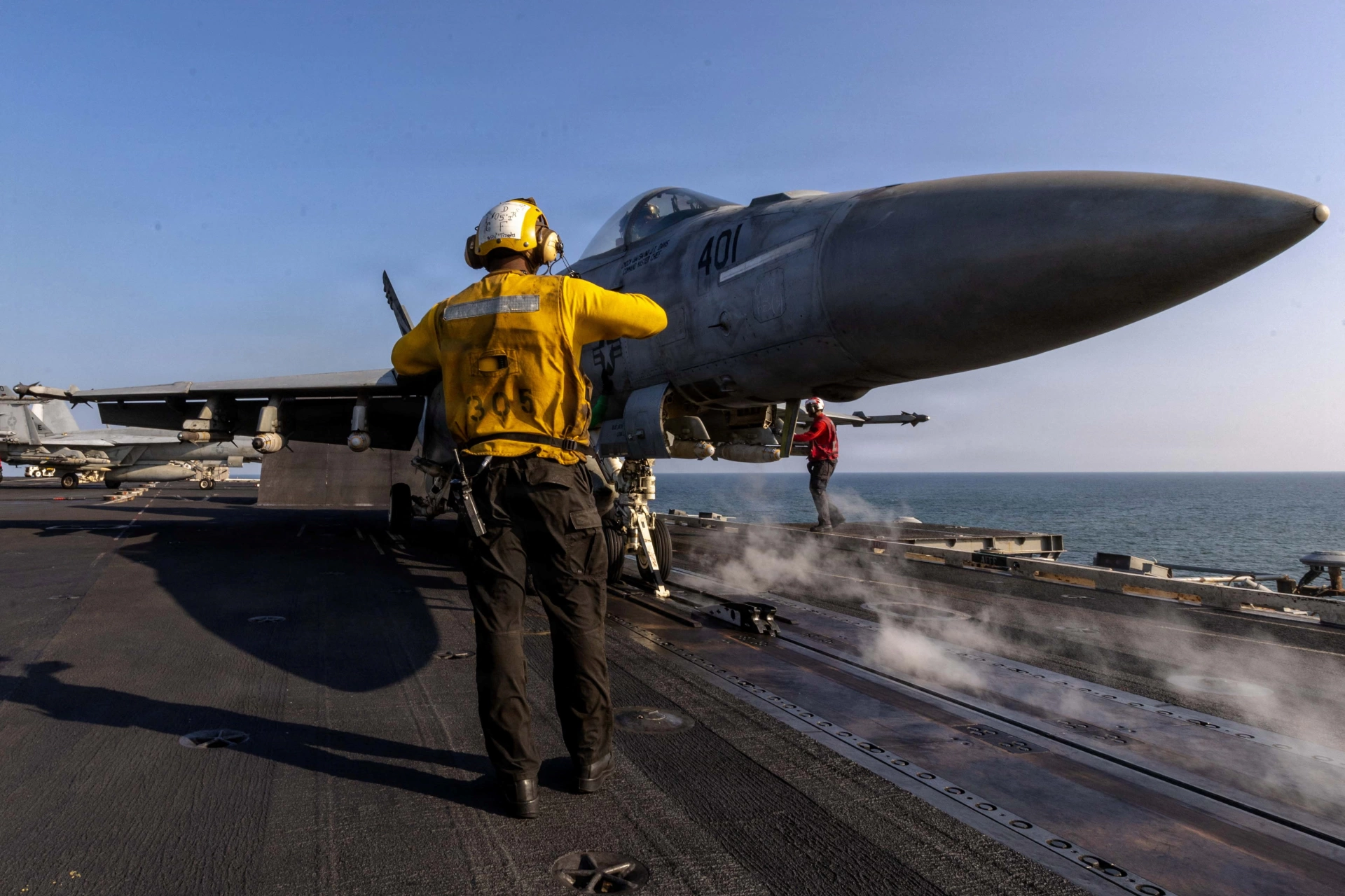 Uydudan kaçamadı: USS Abraham Lincoln Umman Denizi'nde