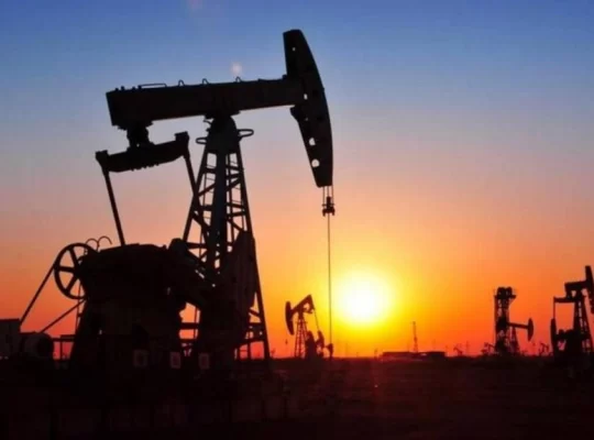 Enerji krizi kapıda: Küresel petrol stokları 20 yılın en düşük seviyesinde