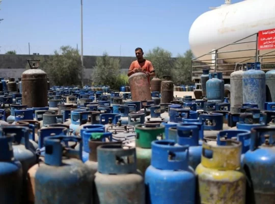 Gazze'ye 4 tır dolusu yemeklik gaz girişi gerçekleşti