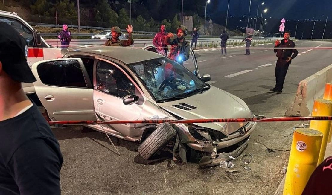 Guş Etsiyon kavşağında araçla çarpma eylemi: 4 yaralı, 1 ölü