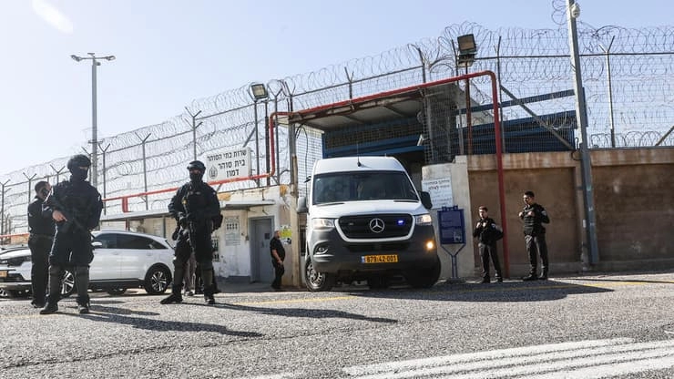 İsrail hapishanelerinde eğitim hakkına ağır darbe