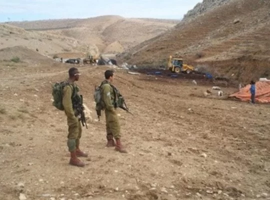 Nablus'ta hasada engel: çiftçiler silahla tarladan uzaklaştırıldı