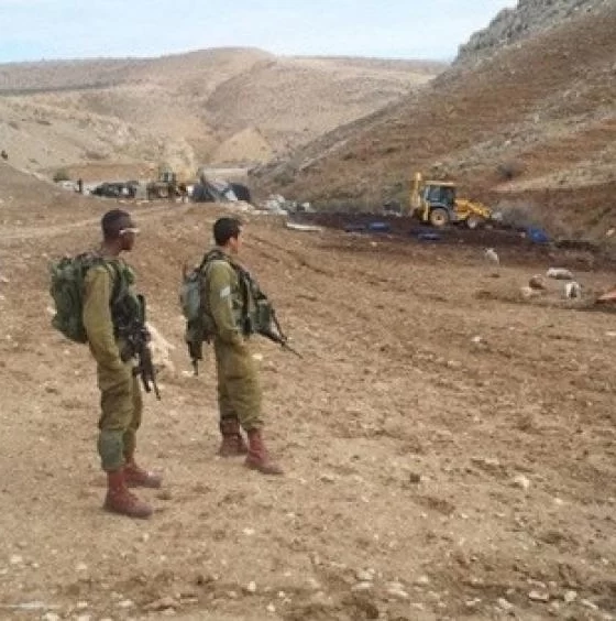 Nablus'ta hasada engel: çiftçiler silahla tarladan uzaklaştırıldı