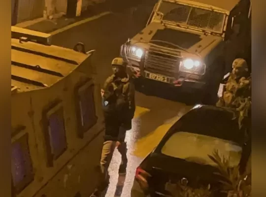 Ramallah'ta askeri baskın: 3 genç gözaltına alındı