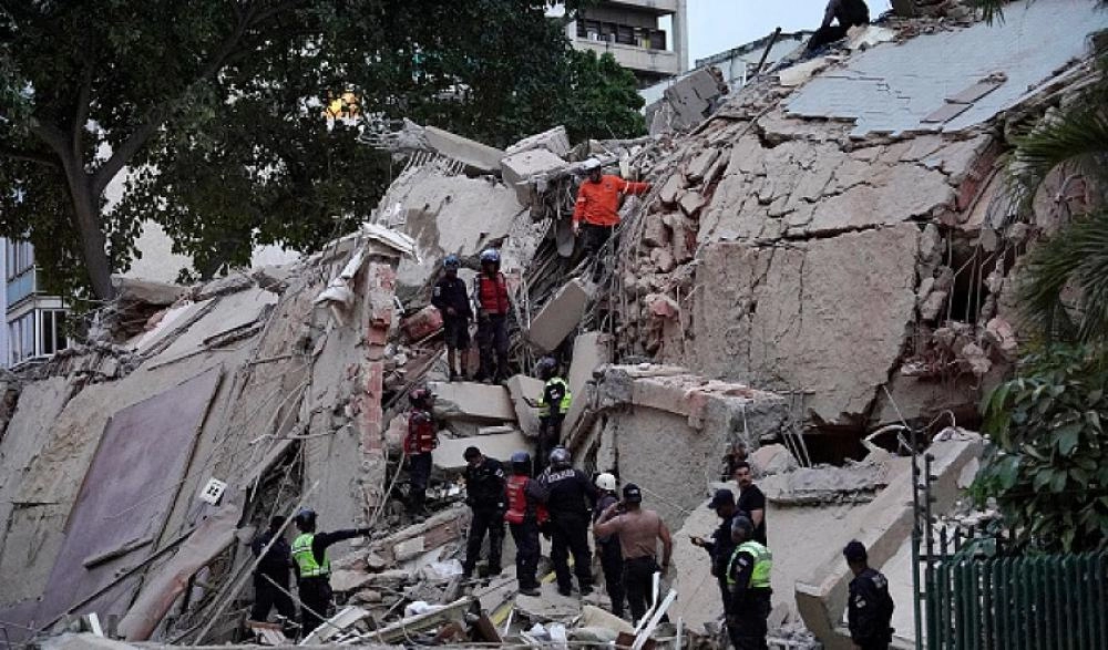 Venezuela'da çifte deprem felaketi: Binalar yerle bir oldu