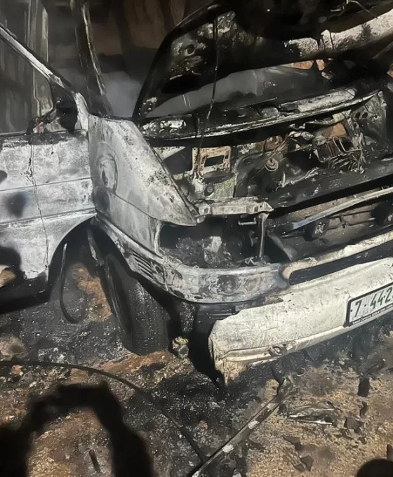 Yahudi yerleşimciler Ramallah'ta araçları ateşe verdi