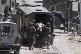 Batı Şeria'da kitlesel baskın: Aralarında kadınlar da var
