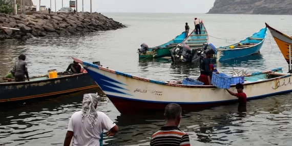 Eritre'de 3 ay tutsak kalan 15 Yemenli balıkçı serbest kaldı