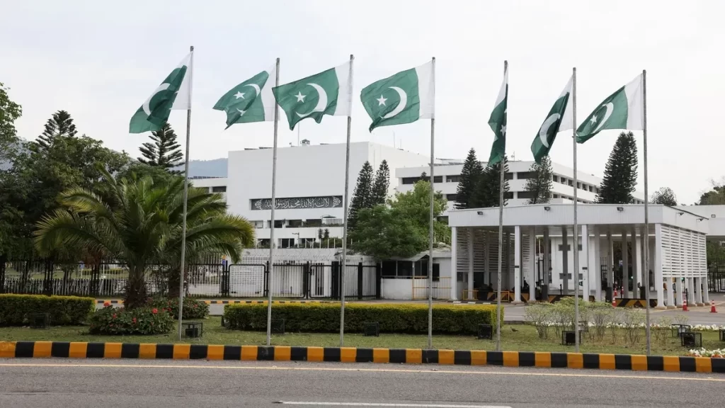 Hürmüz'de Gerilim: Pakistan'dan Kritik İtidal Çağrısı