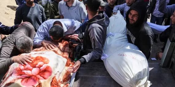 israil-gazzede-sivil-araci-vurdu-can-kayiplari-var