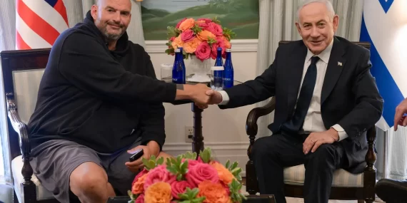 Şortlu kabul ve cep telefonu: Fetterman-Netanyahu görüşmesi gündem oldu