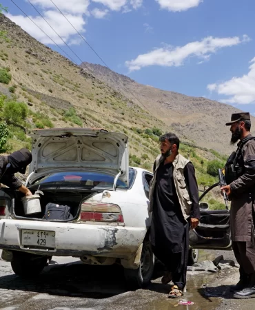 Afganistan'da bombalı suikast: Belediye başkanı öldürüldü
