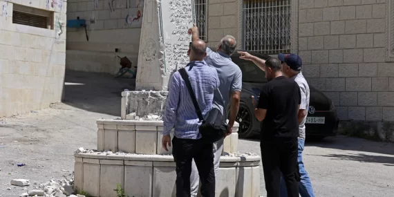 Aşırı sağcı vekil balyozla anıt yıktı: İsrail siyasetinde "utanç" fırtınası!