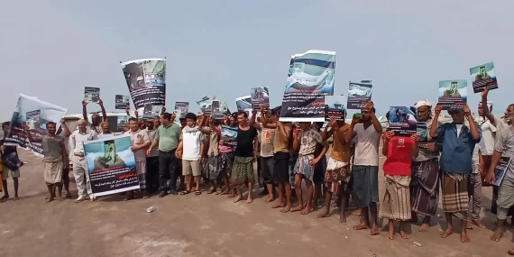 Babulmendep'teki saldırılar Yemenli balıkçıları vurdu: Limanda eylem