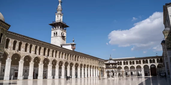 Emevi Camii’nde yüzyıllardır süren gelenek: Her güne özel makamla toplu ezan