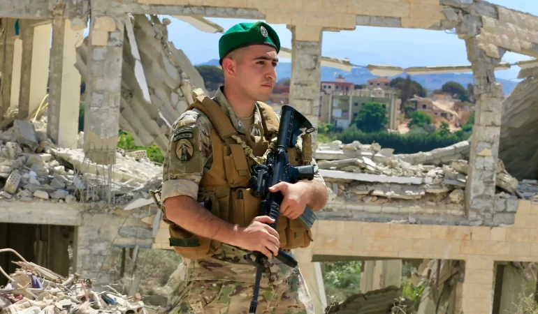 Güney Lübnan'da devriye esnasında patlama: 5 Lübnan askeri yaralandı
